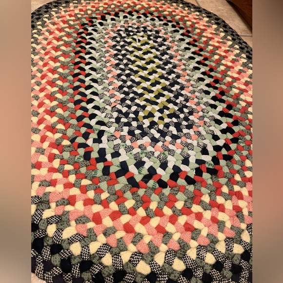 Heirloom Handmade Multicolor Braided Wool Oval Rug - Picture 3 of 7